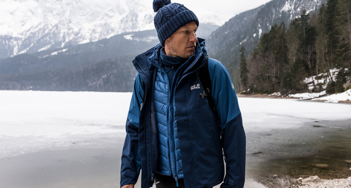 Most people have some kind of idea of what layering clothing is about. If it’s cold, layer up – and if it’s warm, you wear fewer layers to stay cool.
