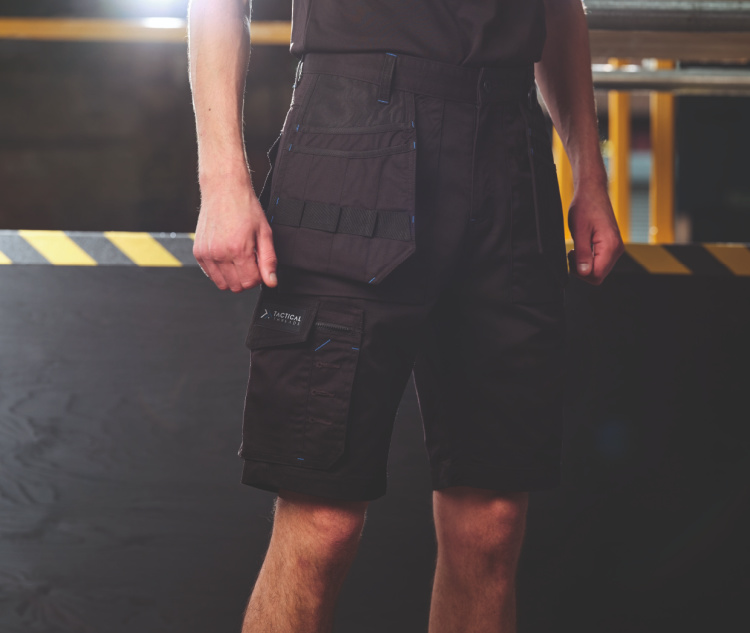 Work Shorts
These are ideal for warmer weather when it can be too uncomfortable to wear work trousers. However, it is always important to remember safety risks in mind when wearing work shorts. You also need to comply with workplace regulations and laws before choosing shorts.
Key Features:

Ideal for warm weather
Can be less restrictive than trousers

