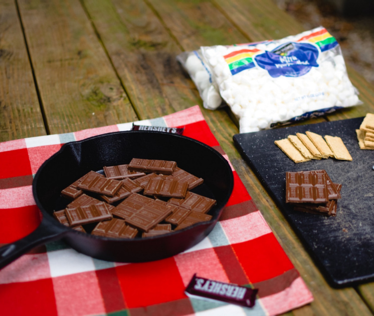 This recipe is all down to preference. There’s no set way to make s’more nachos – it’s up to you to see fit. If you prefer them to be marshmallow heavy, add more marshmallows. If you prefer them to be more chocolatey – add more chocolate. 
Assemble in the aluminium tray as desired, and leave on the grill for 10 minutes on a medium heat setting. Once ready, you’ll have nacho-style smores galore!
