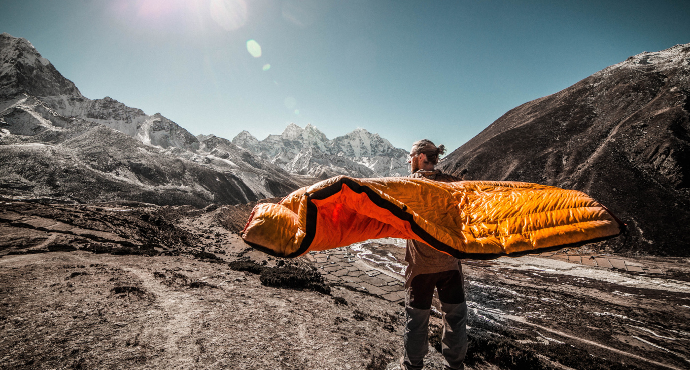There’s nothing quite like bundling up in a warm sleeping bag that feels like a home from home when you’re on an outdoor expedition.
